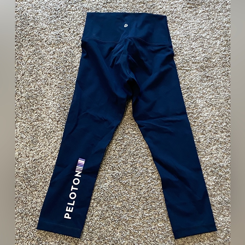 Like New Peloton/Lululemon Wunder under crop